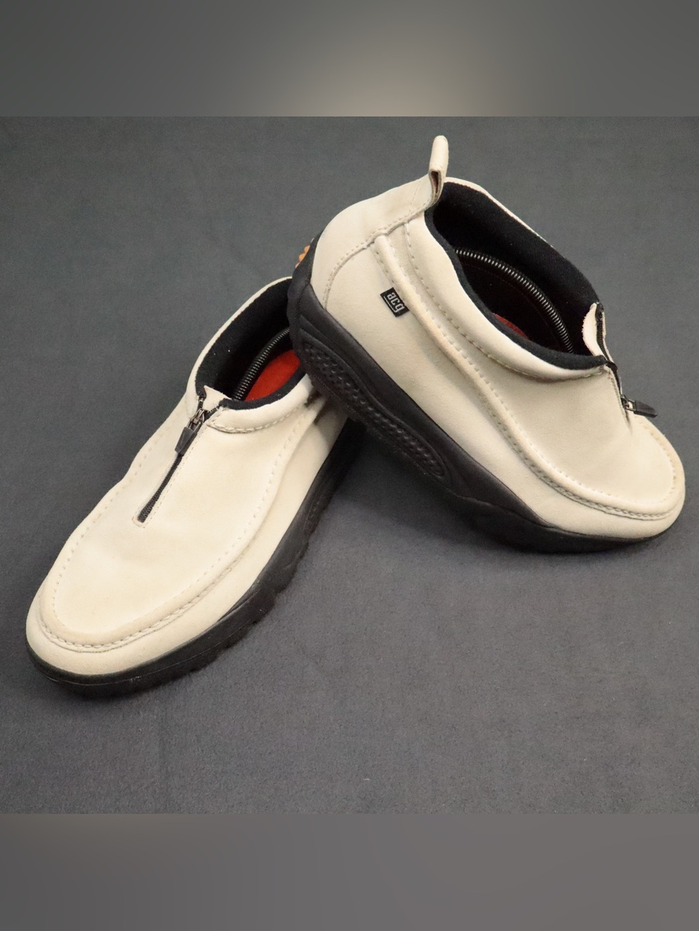 Vintage 2000 Nike ACG Izy Zip Slip On Moccasins Cream Beige Mens Size 11 Y2K